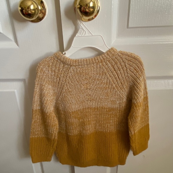 Zara Colour-Block Sweater. Size 4 in the colour mustard - Picture 2 of 2